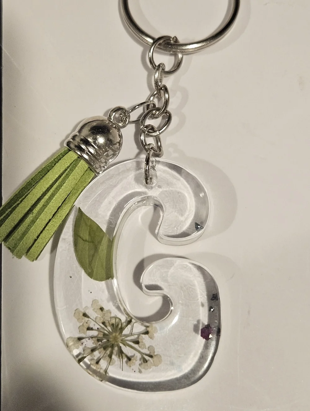 Handmade Floral Resin Keychain with Tassel, Letter G.